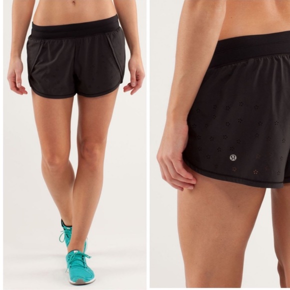 Lululemon 🍋 Run Breeze by Laser Cut Floral Shorts Size 12 - Picture 2 of 14